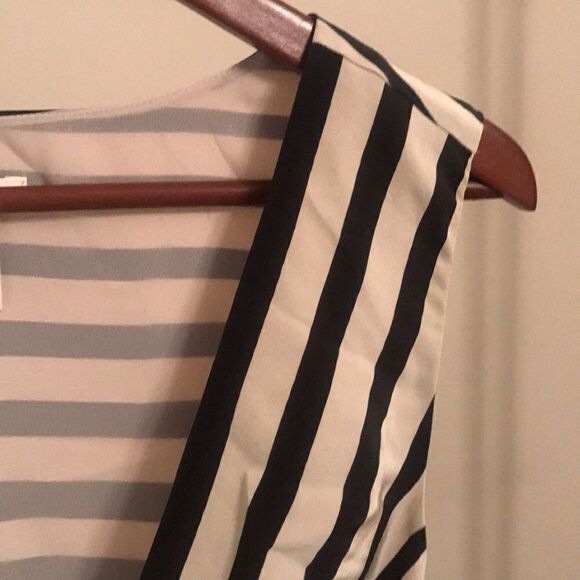 J Crew Cross Front Silk Tank - Size 0 - Picture 3 of 7